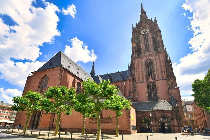 Explore Frankfurt in 60 minutes with a Local - Starting beside the Alte Oper