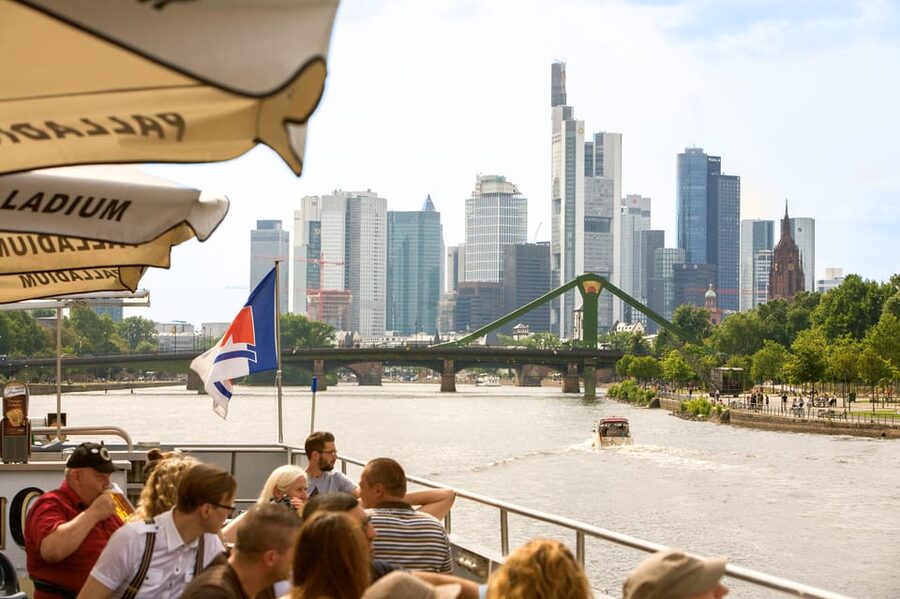 Frankfurt: 1-Hour Panorama Boat Cruise on the river Main - Why see Frankfurt from the Main?