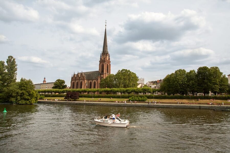 Frankfurt: 1-Hour Panorama Boat Cruise on the river Main - Timing, weather, and practical planning