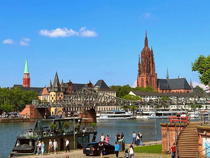 Frankfurt: Discover the heart of Frankfurt - a city tour in German - Five useful things to know before booking