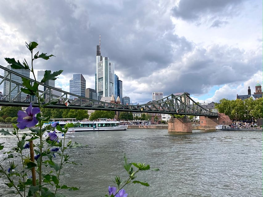 Frankfurt: Discover the heart of Frankfurt - a city tour in German - Why this short Frankfurt walk works well