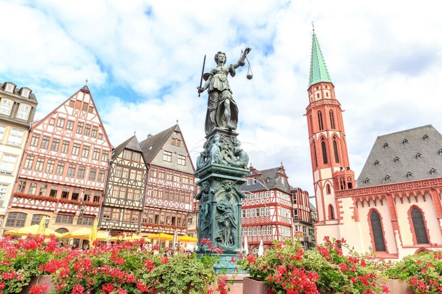 Frankfurt: Guided Bike Tour - Along the Main to the European Central Bank Tower