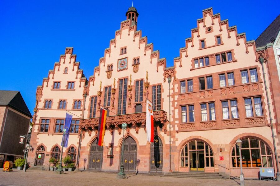 Frankfurt: Guided Bike Tour - Finishing near the cider taverns