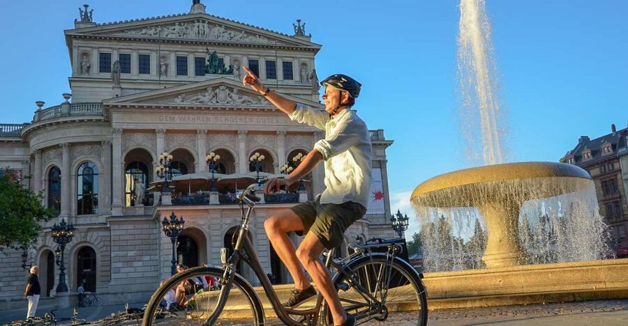 Frankfurt: Guided Bike Tour - Starting in Sachsenhausen