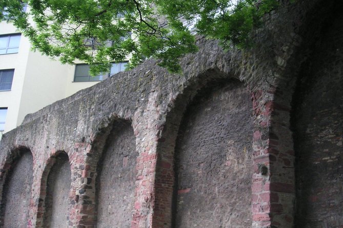 Frankfurt Highlights English Walking Tour - Old Nicholas Church and the New Old Town