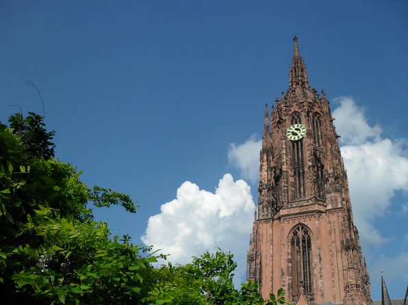 Frankfurt Highlights English Walking Tour - Frankfurt’s Jewish past at the old cemetery