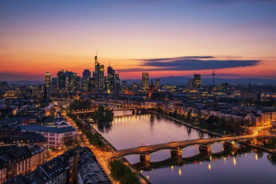 Frankfurt : Highlights & hidden Gems Private Walking Tour - Key points to know before booking