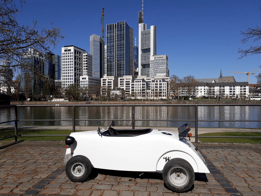 Frankfurt: Hotrod Sightseeing Tour - Along the Mainufer and Frankfurt’s Museums