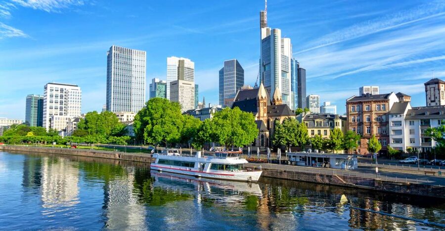 Frankfurt: Main Tower with Tickets and Guided Old Town Tour - Key points before you book