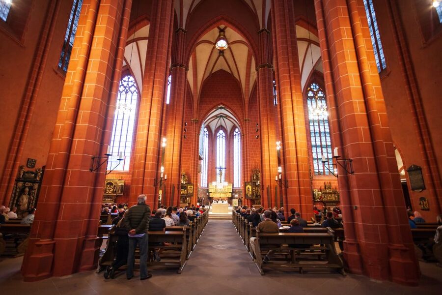 Frankfurt: Main Tower with Tickets and Guided Old Town Tour - Practical details that affect your day
