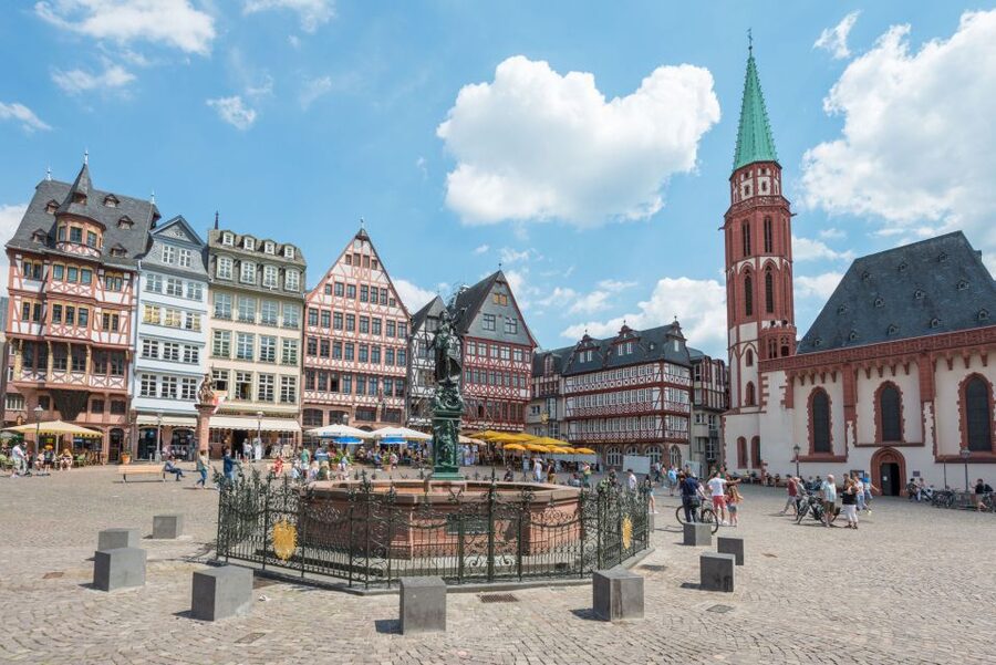 Frankfurt: New Old Town and Highlights German-Language Tour - Crossing Eiserner Steg for skyline views