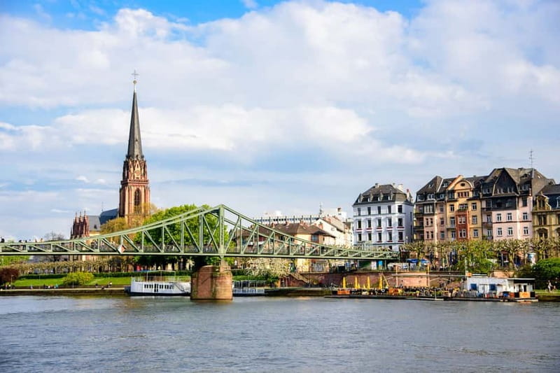 Frankfurt: Old Town Historical Walking Tour in German - Weather, walking, and practical comfort