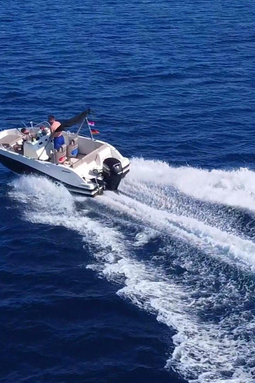 Frankfurt: Private Sport Boat Tour - Speed, Fun & Skyline - Weather, Clothing, and Access