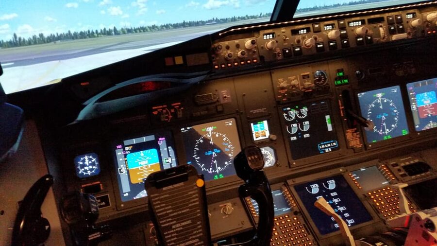 Frankfurt: "Ready for take off" - Flight Simulator B737 - The debriefing turns a stunt into a lesson