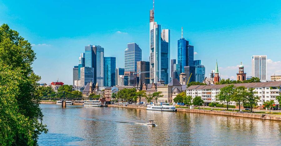 Frankfurt: River Main Sightseeing Cruise with Commentary - Starting at Eiserner Steg in central Frankfurt
