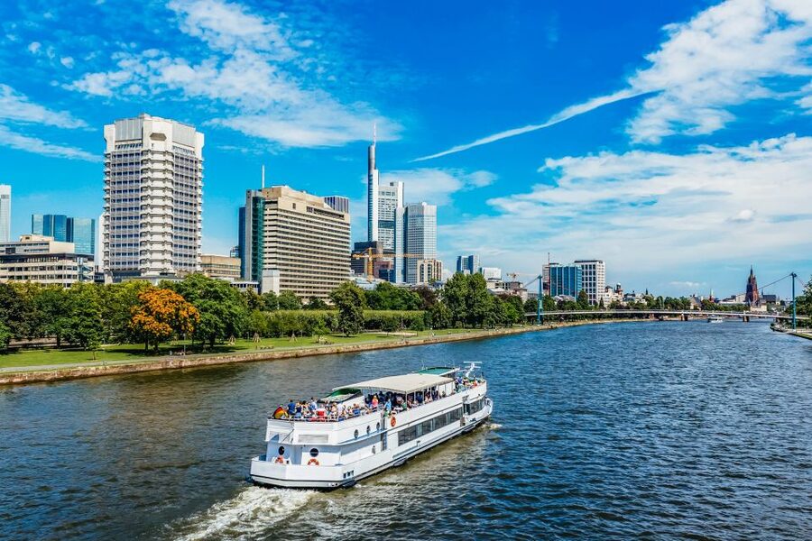 Frankfurt: River Main Sightseeing Cruise with Commentary - Why the 100-minute option is usually worth it