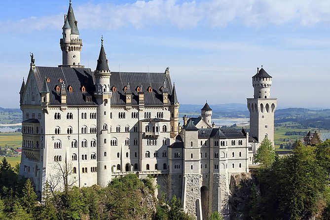 Frankfurt Super Saver: Neuschwanstein Castle and Rothenburg Day Trip - The guide can transform the long drive