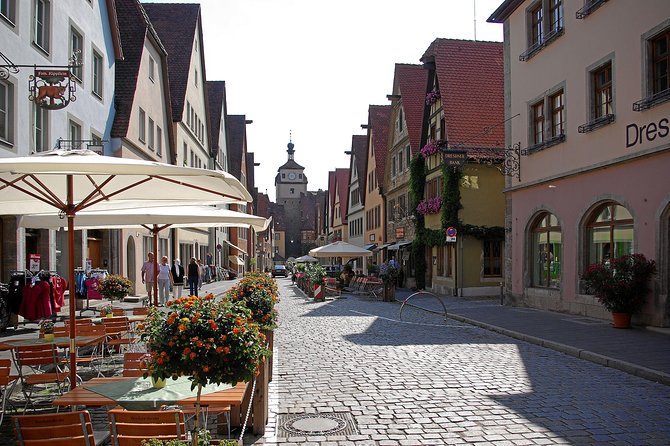 Frankfurt Super Saver: Neuschwanstein Castle and Rothenburg Day Trip - Transport, comfort, and the cost question