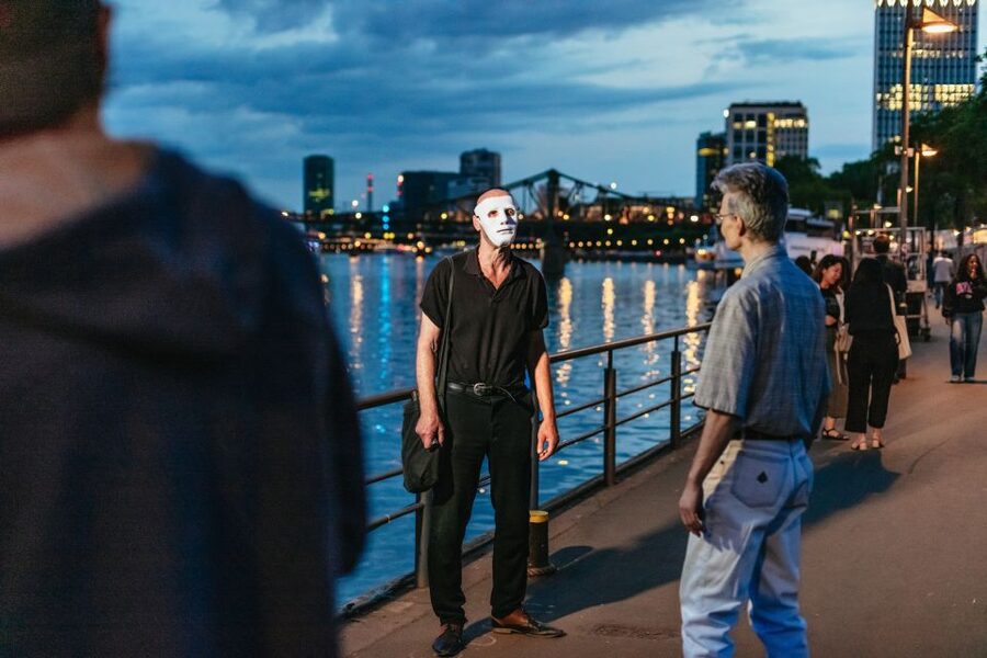 Frankfurt: "The Sandman" Nightmarish Walking Tour - Rotes Haus and the old-town setting