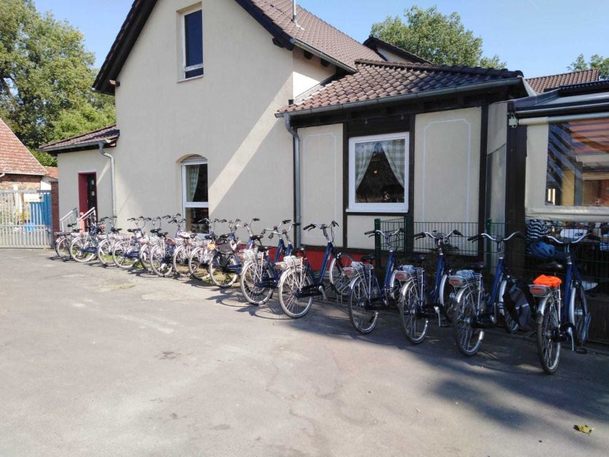 Frankfurt: Unique E-Bikes Tours - Riding through Mainhattan on the city tour