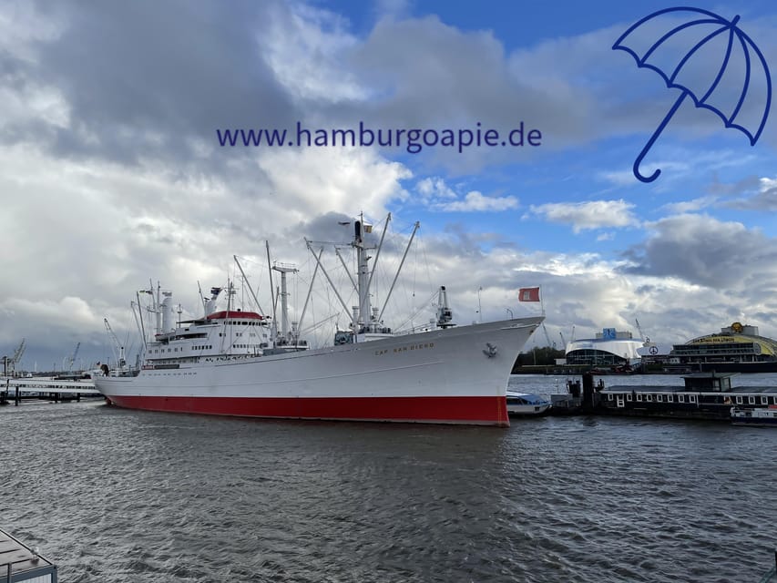 Free Tour: Port, Red Light District and Beatles. You decide how much to pay at the end - Following the Beatles in St. Pauli