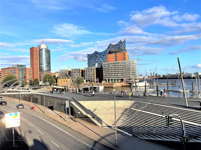Free Tour: Port, Red Light District and Beatles. You decide how much to pay at the end - Paying what the tour is worth