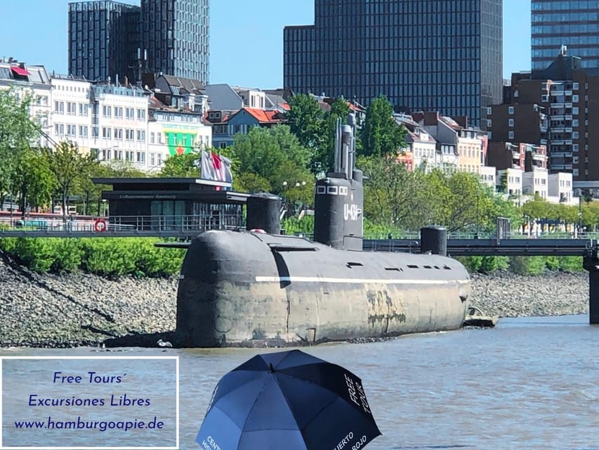 Free Tour: Port, Red Light District and Beatles. You decide how much to pay at the end - Walking from the docks into St. Pauli