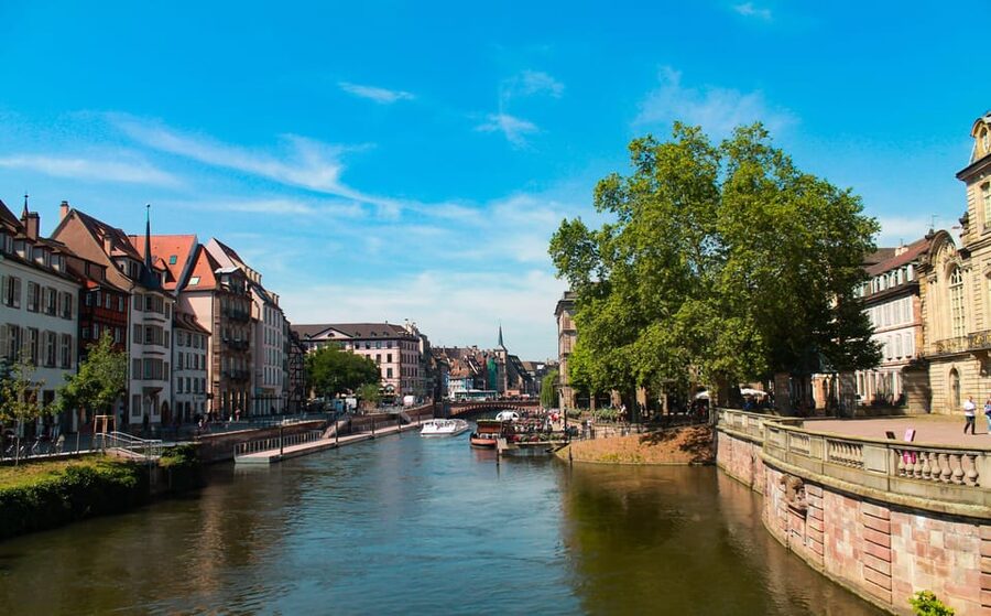 Freiburg: Express Walk with a Local in 60 minutes - Starting at City Hall and finding your bearings
