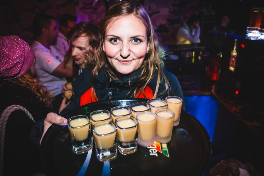 Freiburg: Guided Pub Crawl with Drinks - Five bar stops, one moving night