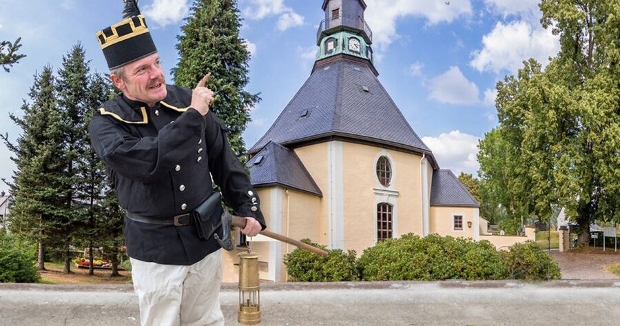 From Dresden: Guided Day Tour by Bus of Seiffen Toy Village - The 105-minute ride into the Ore Mountains
