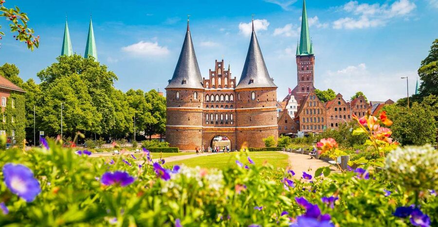 From Kiel: Lübeck Shore Excursion - First stop at the Holsten Gate