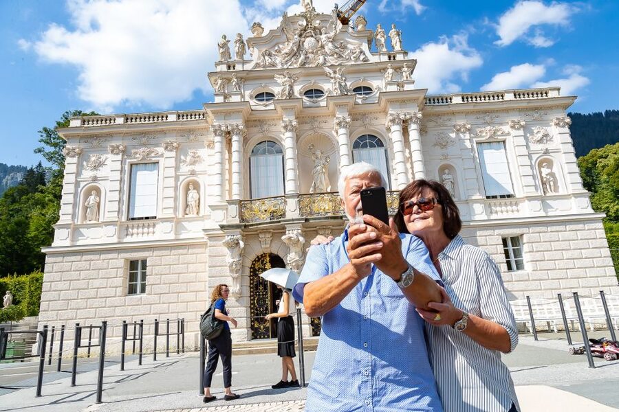 From Munich: Neuschwanstein & Linderhof Castle Full-Day Trip - Hohenschwangau, lunch, and Ludwig’s childhood home