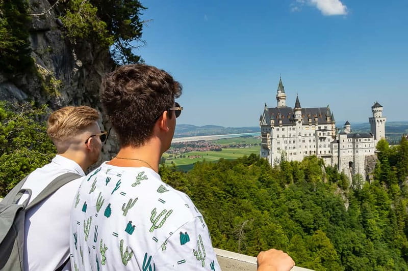 From Munich: Neuschwanstein & Linderhof Castle Full-Day Trip - Neuschwanstein and the uphill approach