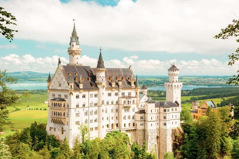 From Munich: Premium Neuschwanstein Castle & Linderhof Tour - Leaving Munich for the Bavarian countryside