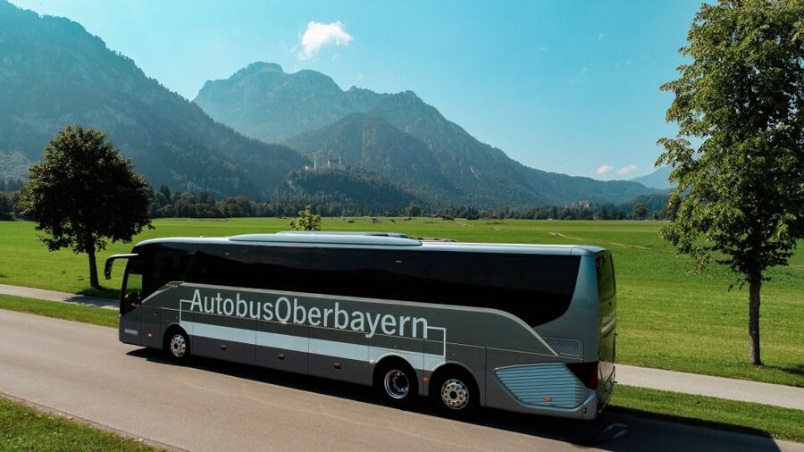 From Munich: Premium Neuschwanstein Castle & Linderhof Tour - A short look at Oberammergau