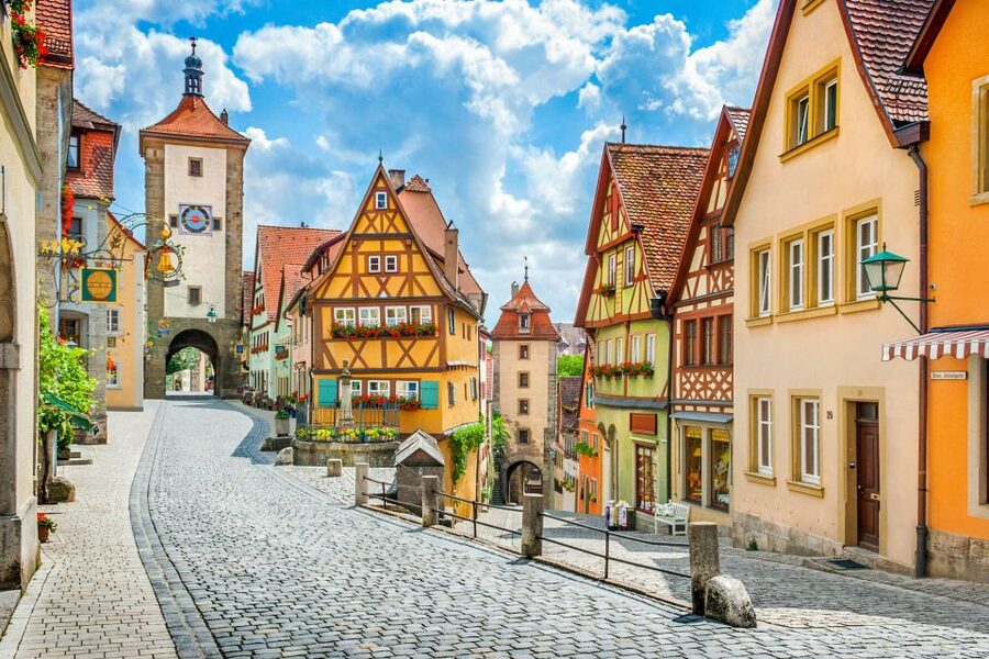 From Munich: Rothenburg and Nördlinger Ries Day Trip by Bus - Harburg Castle: a genuine medieval opening act