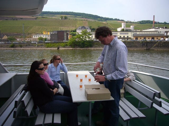 From Rüdesheim: 1.5-Hour Boat Cruise with Wine Tasting - Assmannshausen and Rüdesheim Wine
