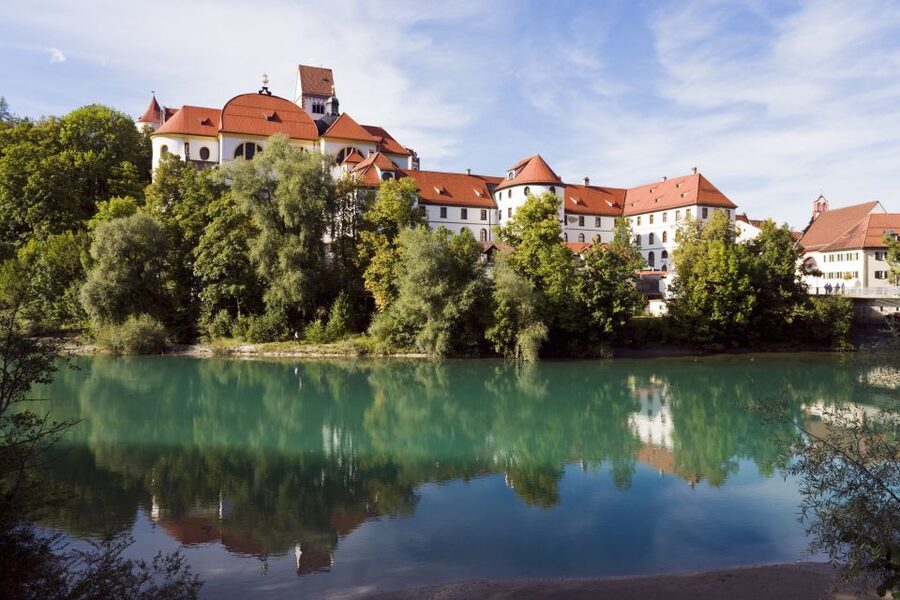 Füssen: Old Town Guided Walking Tour in German - Starting at Kaiser-Maximilian-Platz