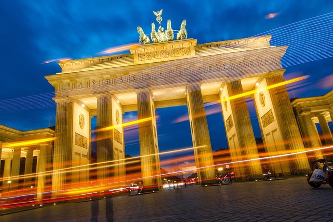 Get to Know Berlin's Main Sites –A Private Tour with Jacob - Starting at the Reichstag and Brandenburg Gate