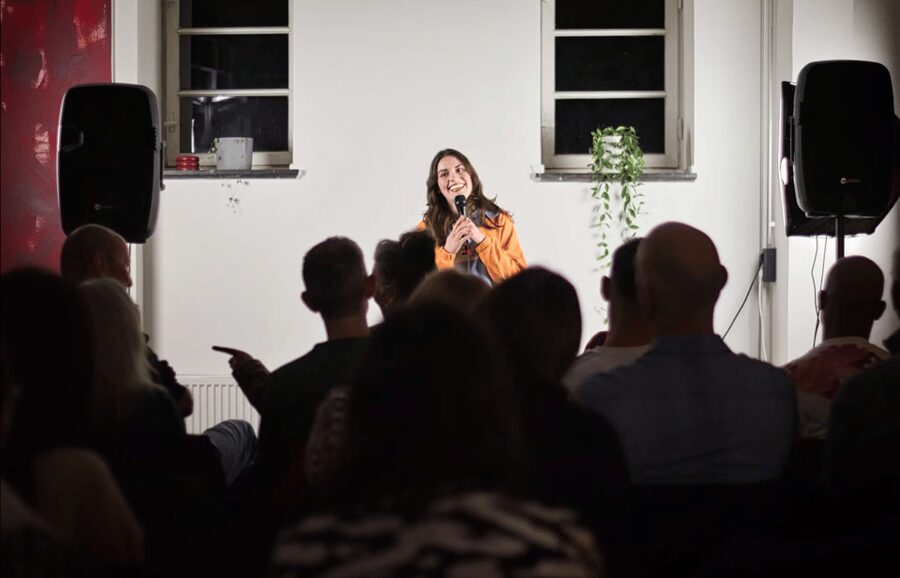GET UP Comedy in Hamburg - Life is too short not to laugh! - Monday at Lustig Comedy Club on the Reeperbahn