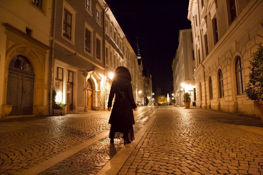 Görlitz: Ghosts and Spooky Historical Night Walking Tour - Starting beside Peterskirche after dark