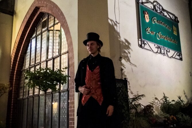 Gruseltour Berlin Haunted Ghost Walk 90-minute at Berlin Mitte city center - How much atmosphere will you get at 9 p.m.?