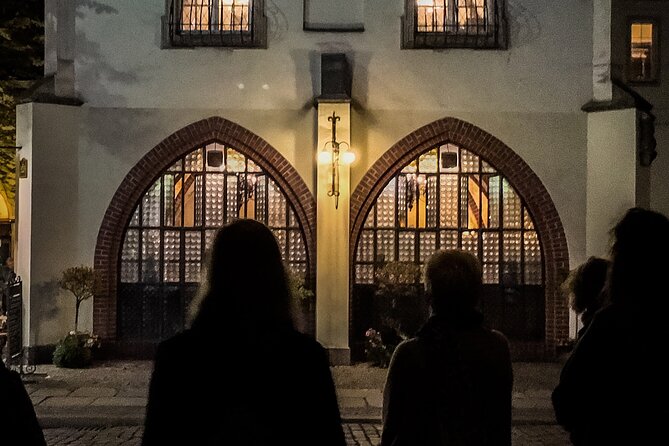 Gruseltour Berlin Haunted Ghost Walk 90-minute at Berlin Mitte city center - Who should book this experience?