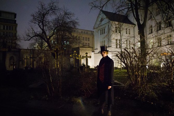 Gruseltour Berlin Haunted Ghost Walk 90-minute at Berlin Mitte city center - Walking through Nikolaiviertel after dark
