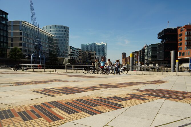 Guided Hamburg City Bike Tour - Jungfernstieg and the Alster Lakes