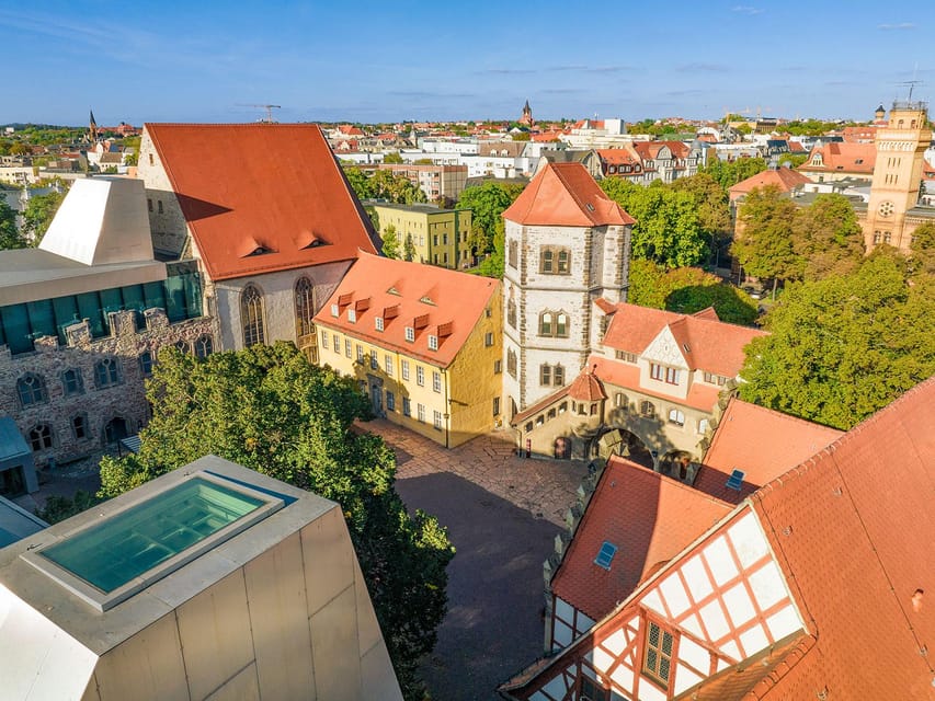 Halle (Saale) : Die Stadtrundfahrt mit dem Halle-Hopper - Planetarium Halle completes the wide circuit