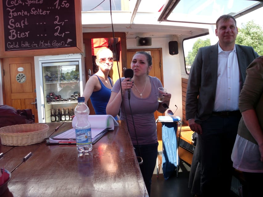 Hamburg: 1-Hour Harbor Cruise - What the $21 price delivers