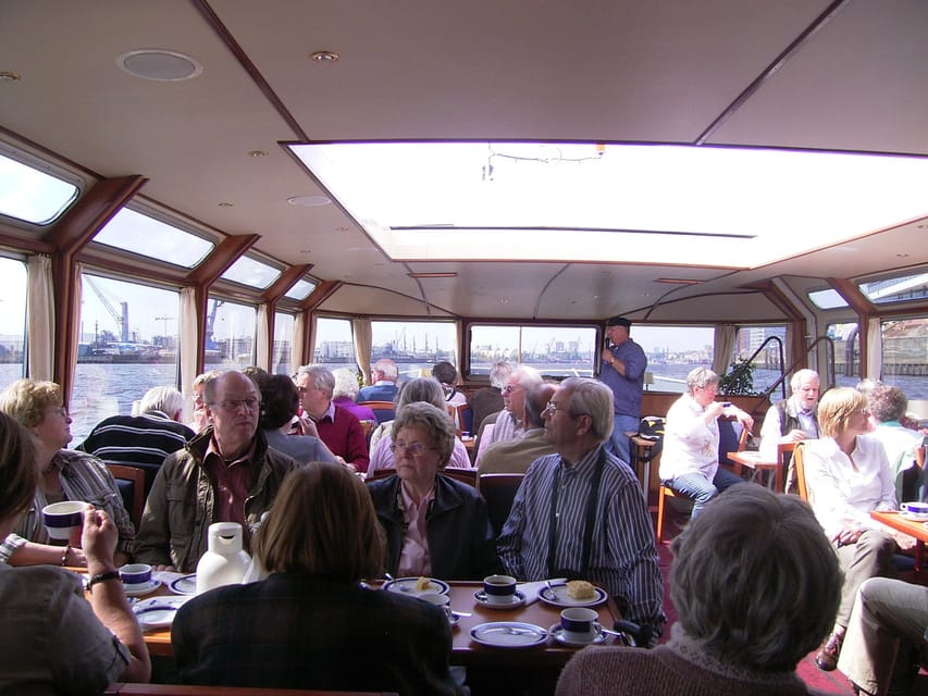 Hamburg: 1-Hour Harbor Cruise - Tollerort and the working container port