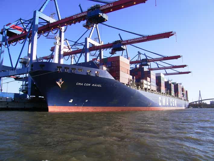 Hamburg: 1-Hour Harbor Cruise - Finding the boat at St. Pauli Landungsbrücken