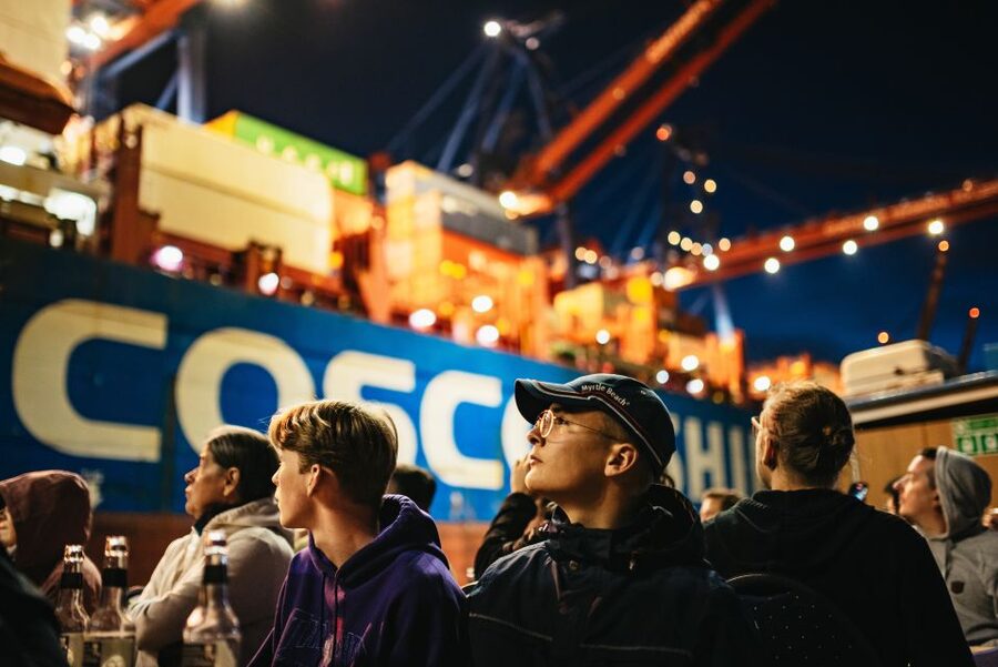 Hamburg: 1-Hour Harbor Evening Lights Cruise - Boat choice, seating, and onboard comfort